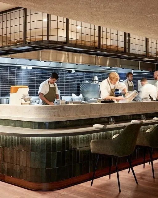 Smart ventilation and exhaust hoods